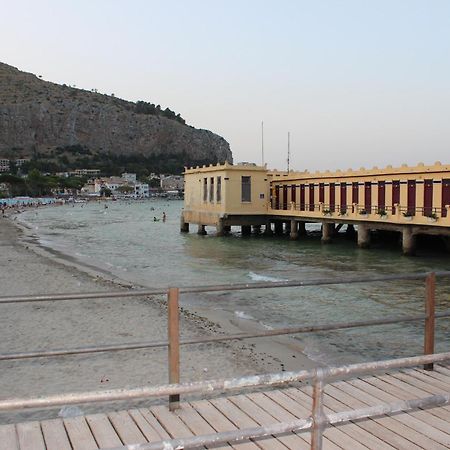 Appartamento Stazione Centrale Palermo Bagian luar foto